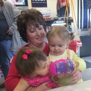 Meet your Posher, Dee